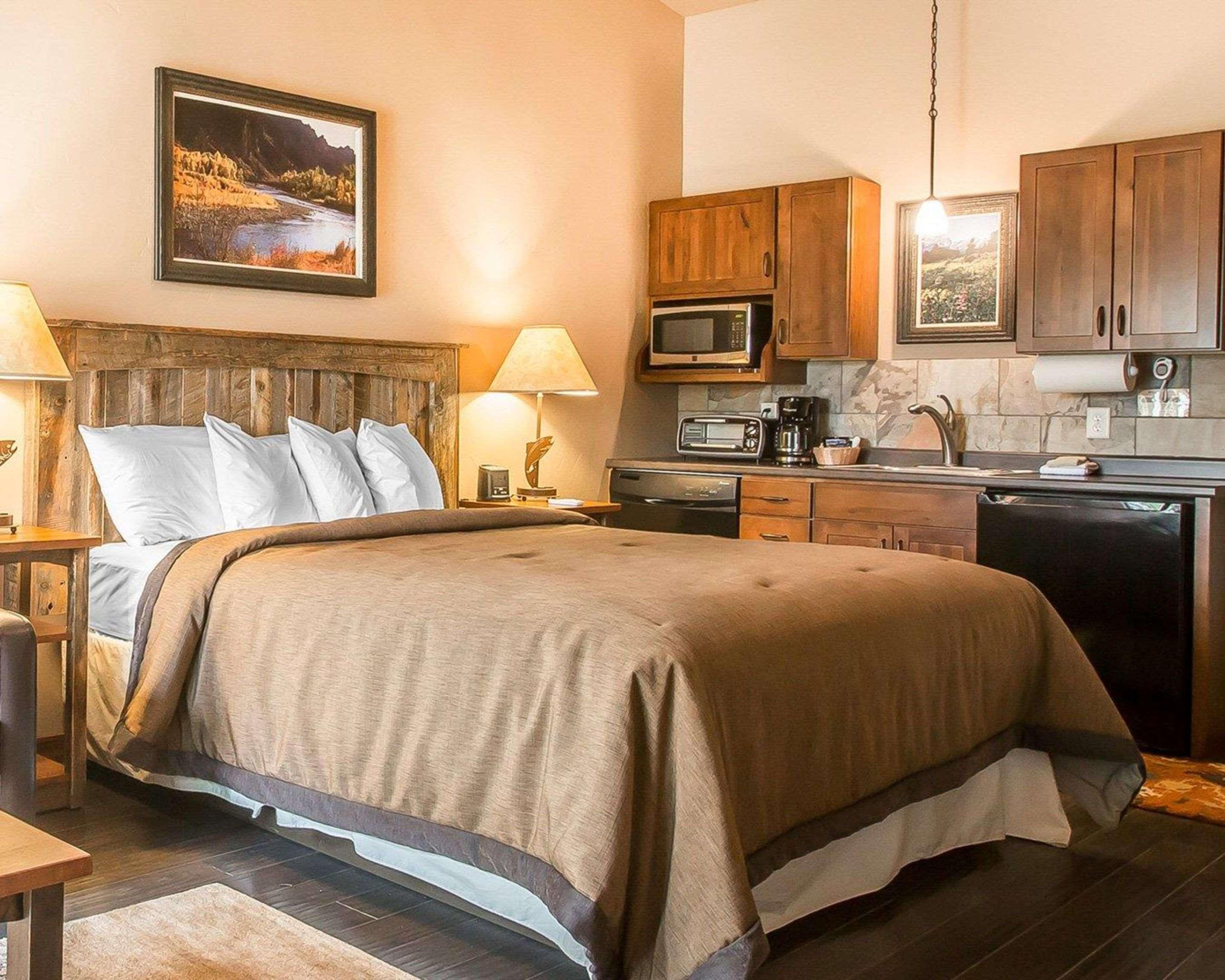 Yellowstone Valley Lodge, Ascend Hotel Collection Pray Екстер'єр фото