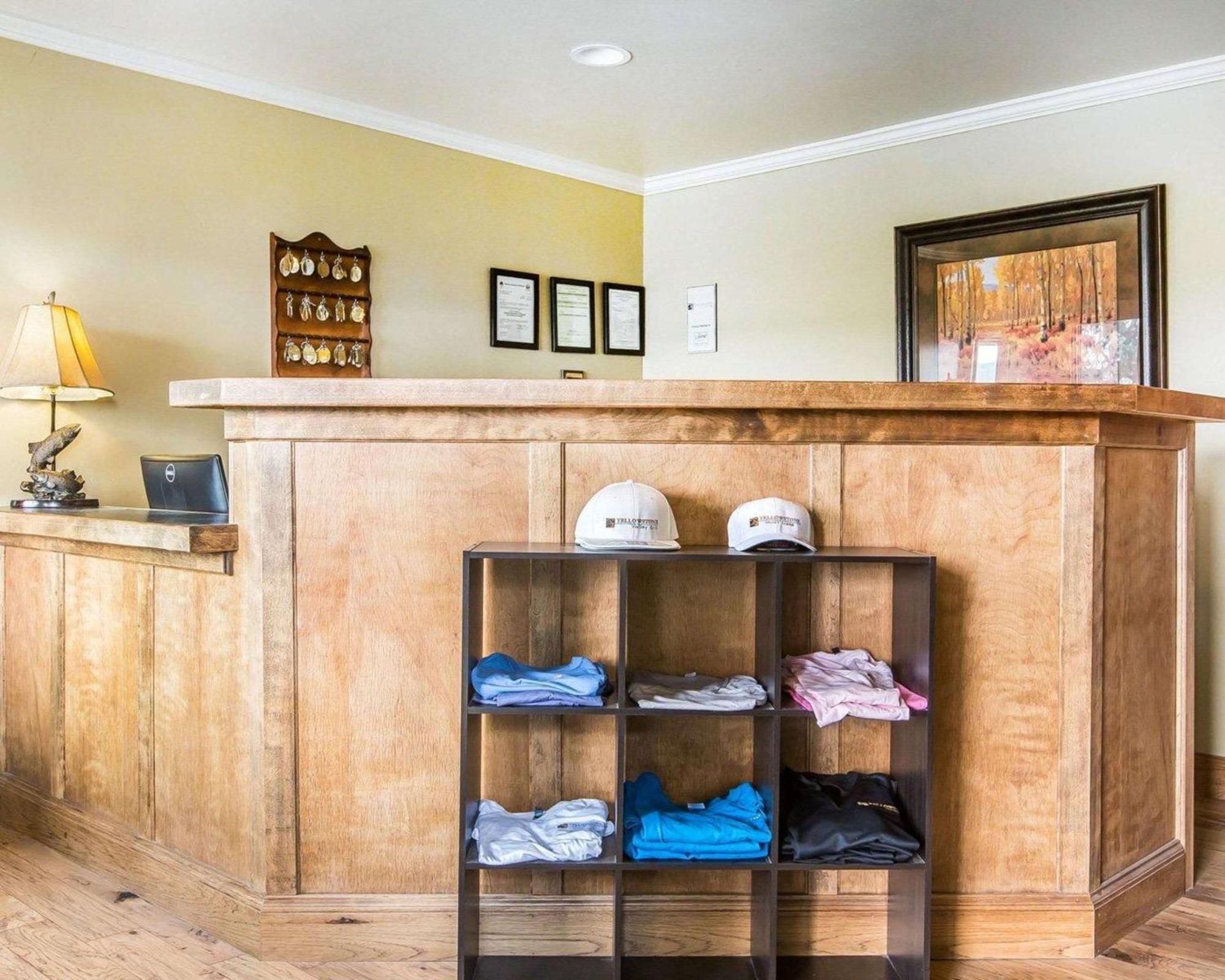 Yellowstone Valley Lodge, Ascend Hotel Collection Pray Екстер'єр фото
