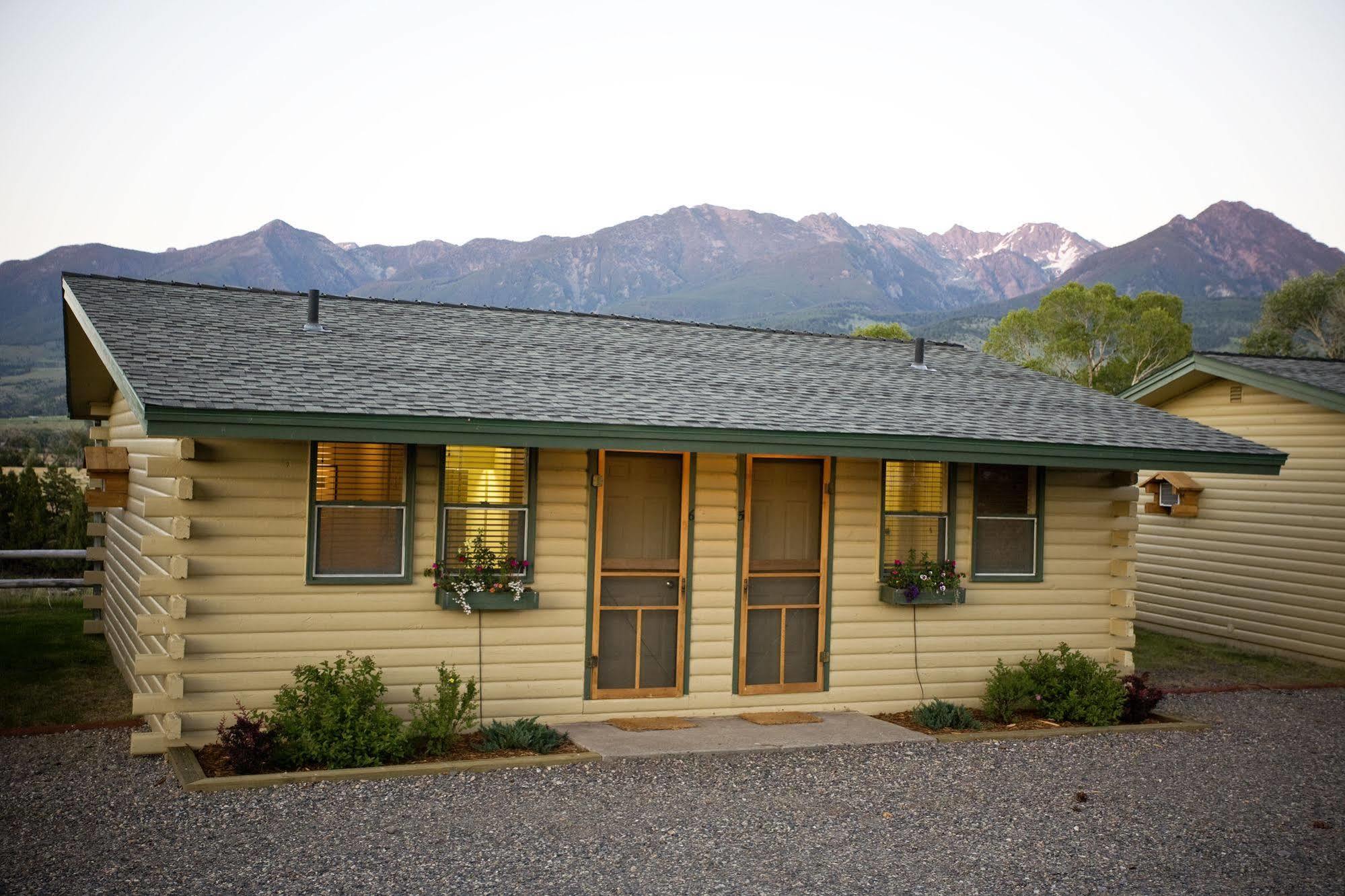 Yellowstone Valley Lodge, Ascend Hotel Collection Pray Екстер'єр фото