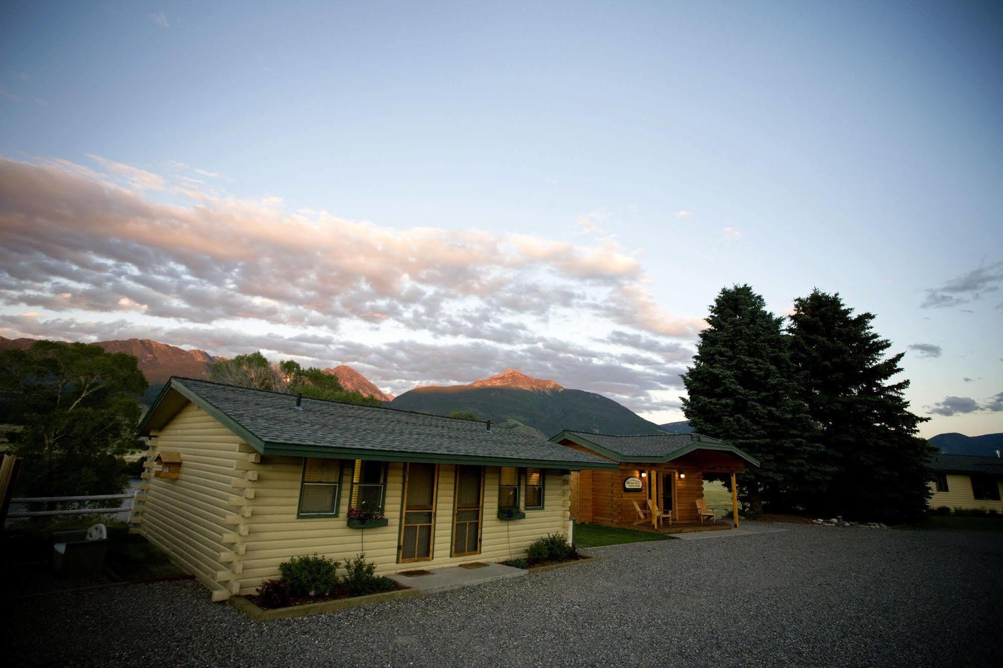 Yellowstone Valley Lodge, Ascend Hotel Collection Pray Екстер'єр фото